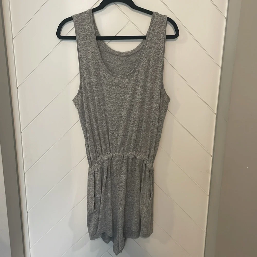 GAP | Heather Gray Romper - Picture 2 of 4